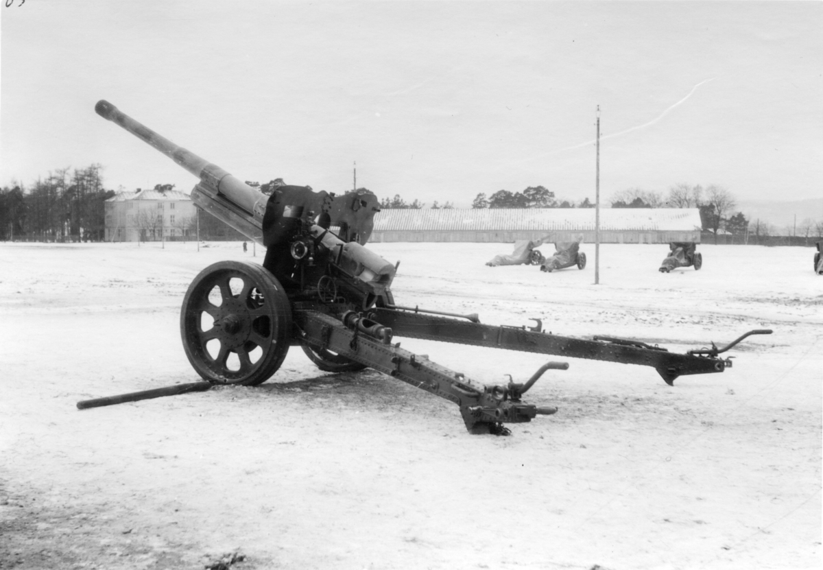 Kanon m/1934. 10,5 cm. A 6, vinter.