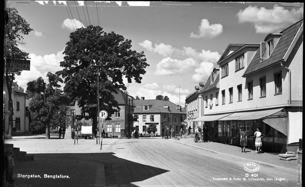 Storgatan BengtsforsNegativ till vykort. Tillhör Olle Liljekvist serie.