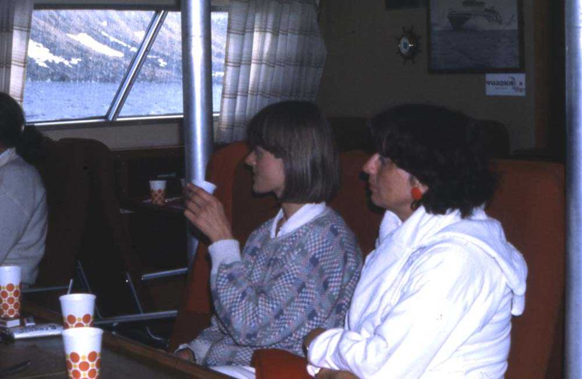 Landskap. Widerøe arrangerer båttur med hurtigbåten Nordkapp på Finnmarkskysten, for sine agenter.