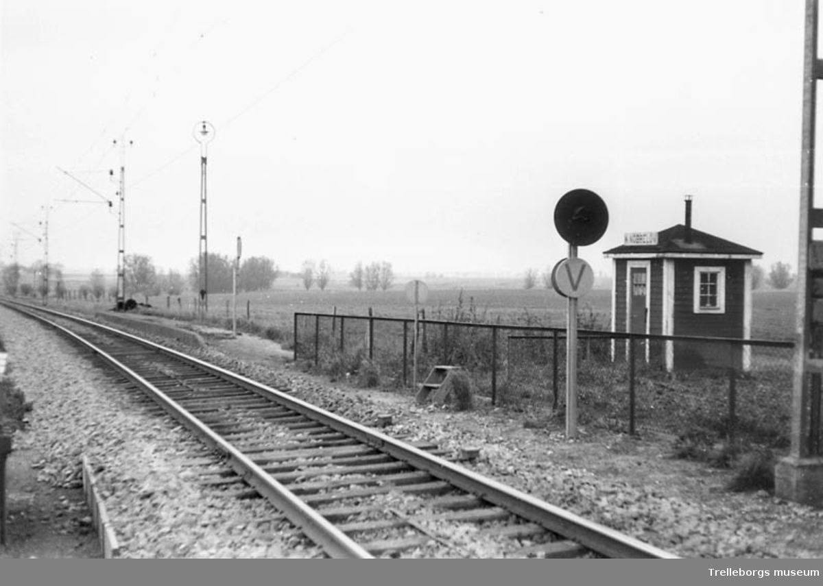 Hållplats Norra Nöbbelöv. Landskrona-Kävlinge järnväg. Norra Nöbbelövs hållplats anlades av LLTJ år 1929.