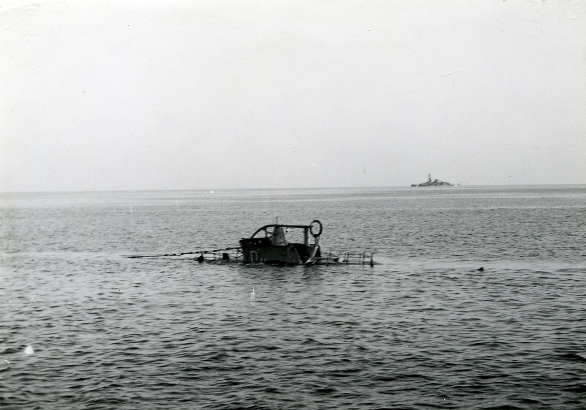 U-båten Dykaren.
U-båten dyker.