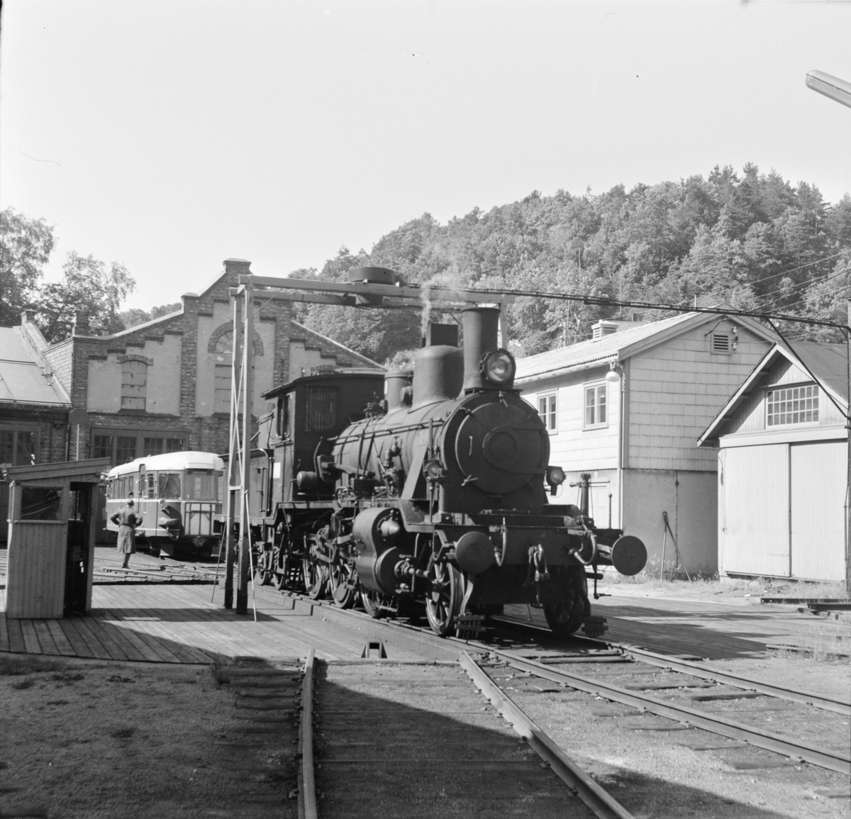 Damplok 21a 203 på svingskiven i Arendal.