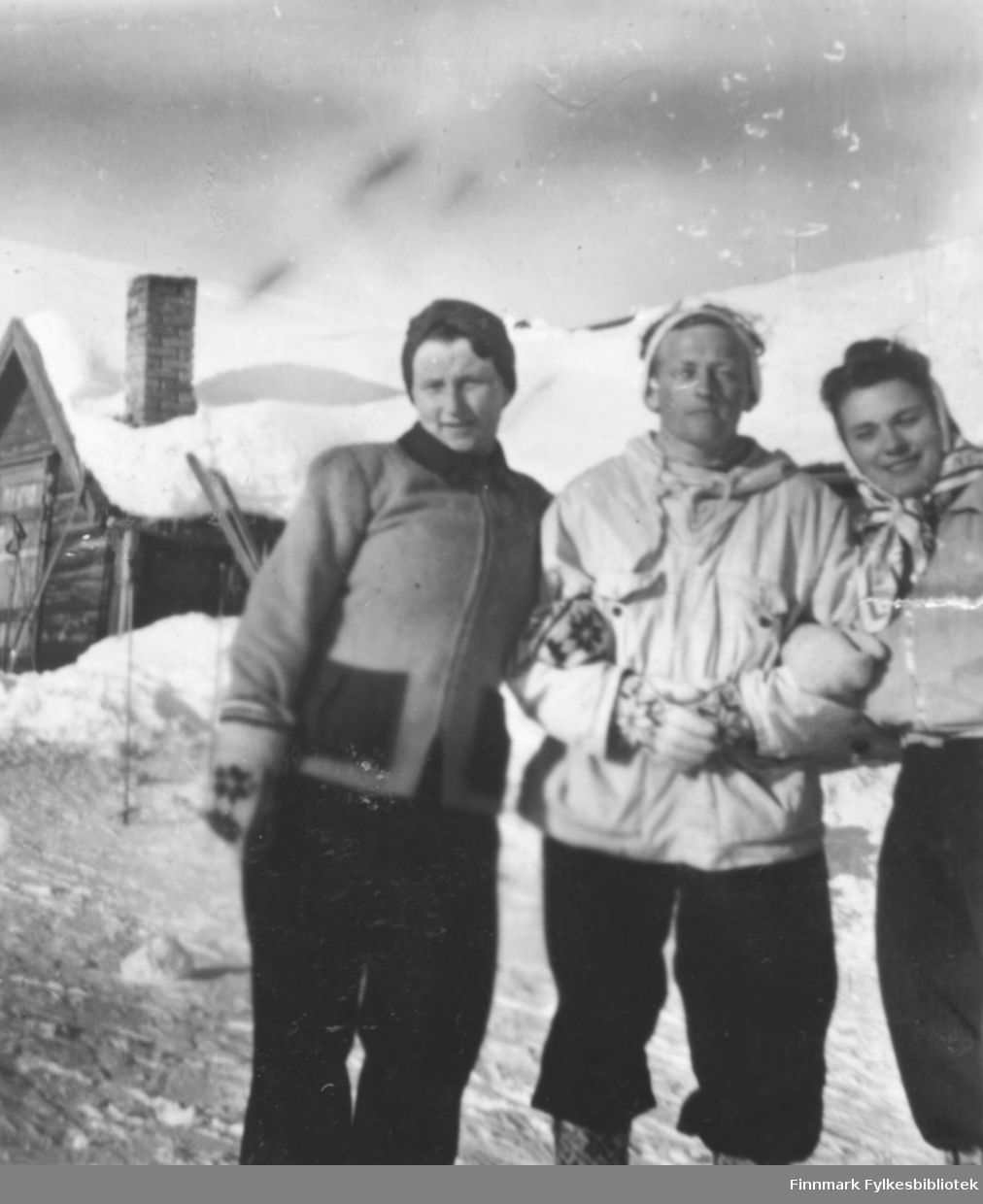 På skitur til Vinika. Fra venstre: Klara Manninen Pettersen, Fritz Ebeltoft og Inga Vikki Bersvendsen