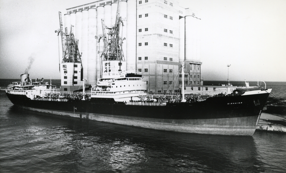 Ägare:/1965-69/: Mayfair Tankers, Ltd. Hemort: Peiraievs.