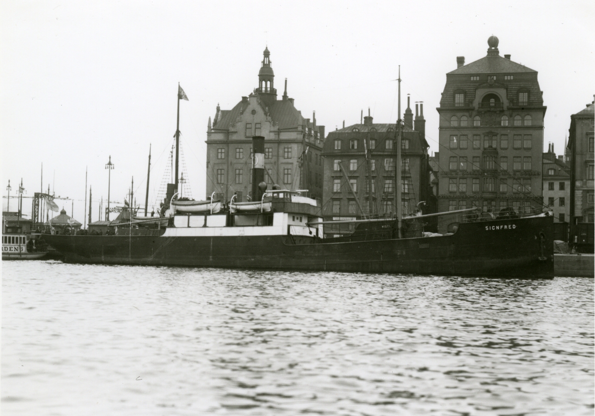 Ägare:/1912-42/: Verkebäcks Ångfartygs AB. Hemort: Verkebäck.