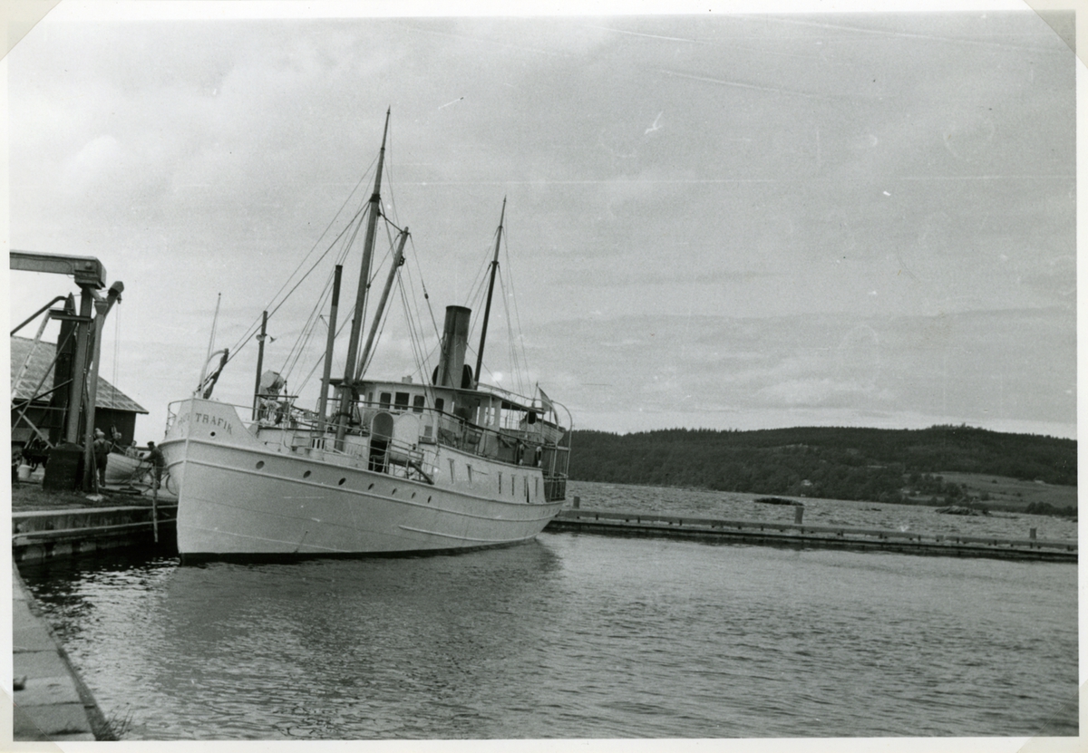 Foto 7/7 1956 i Hästholmens hamn.