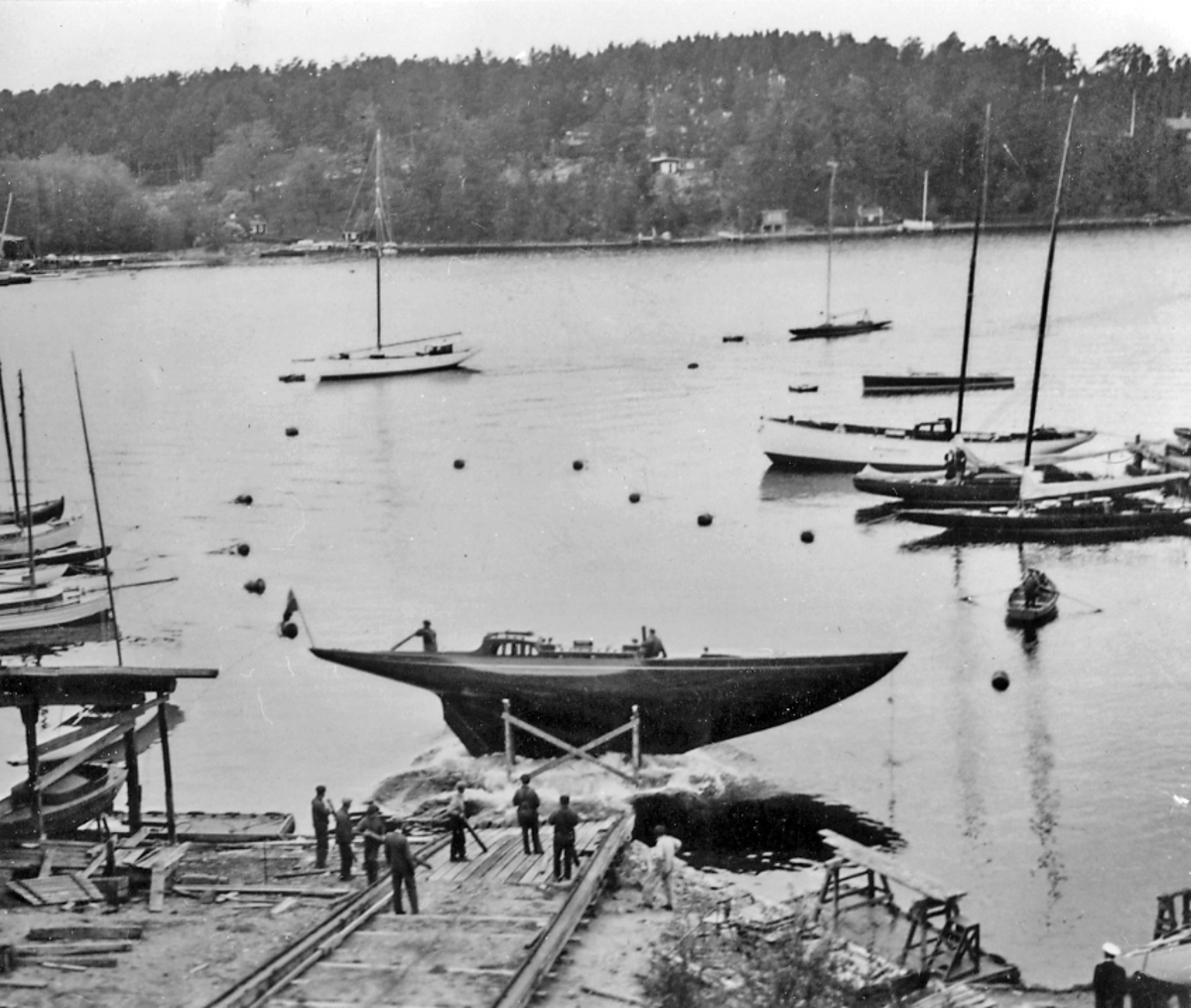 RAGNAN sjösätts 1938 på  Neglingevarvet.