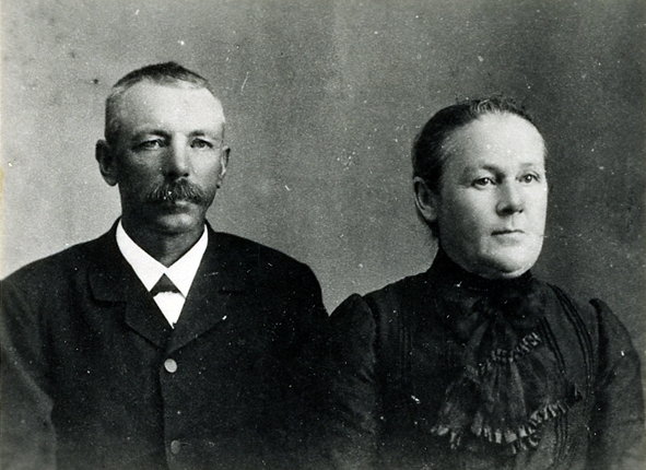 Skepparen Johan Jonsson och hans hustru Hilda Charlotta, f. Bergström. foto 1911.