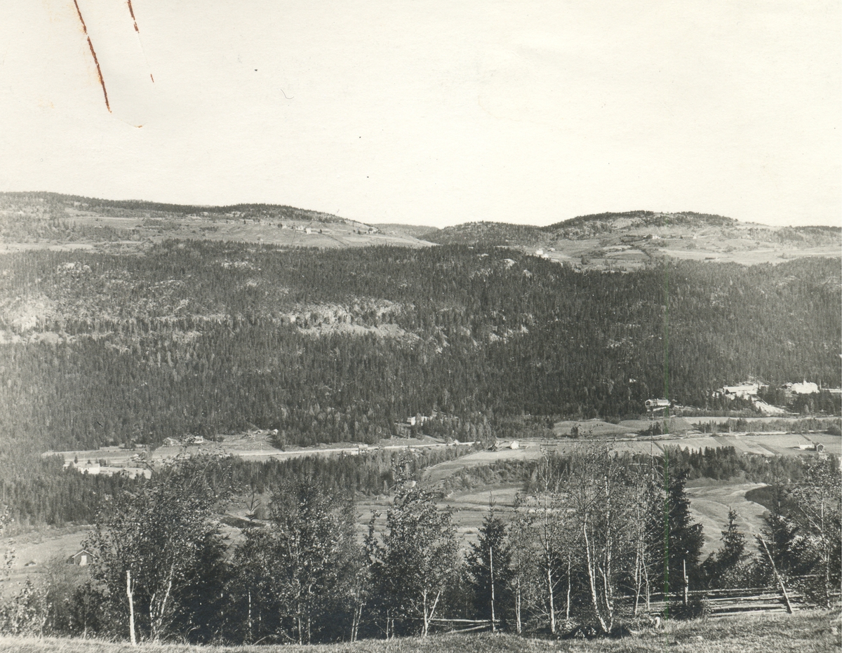 Foto utsikt fra Rustaden mot Ankaltrud, Tyndrum og Vinjarhagen