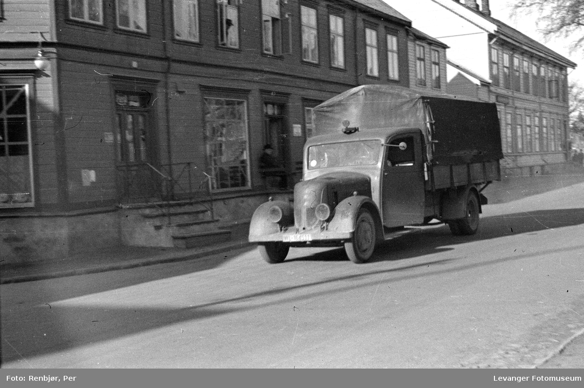 Tyske soldater og kjøretøyer, lastebil av typen Phänomen Granit 30.