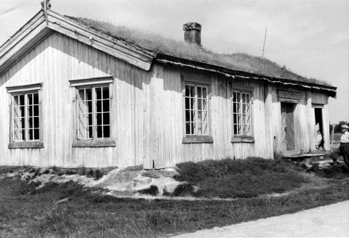 Holøydalen skole. Bygningen er senere fredet av Riksantikvaren.