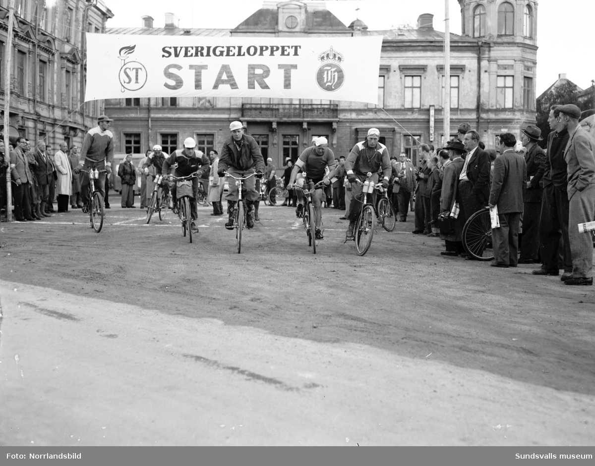 Bilder från Sverigeloppet på cykel, med start på Nytorget.