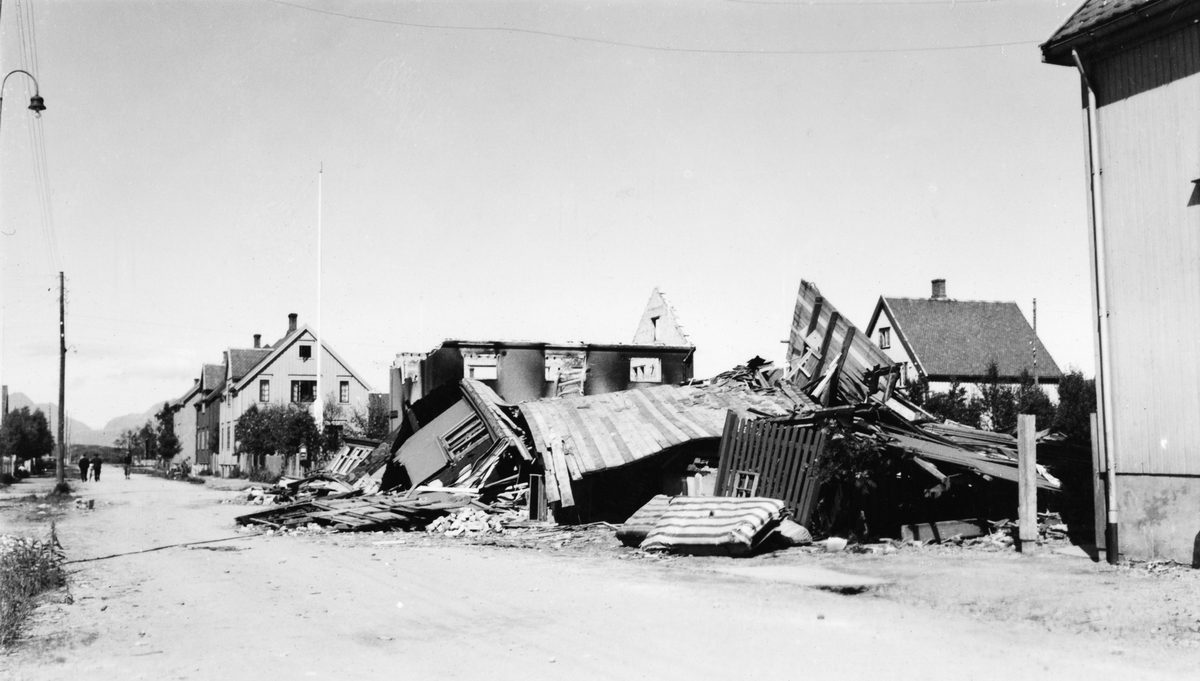 Kollapset bygning i Bodø, 1940.