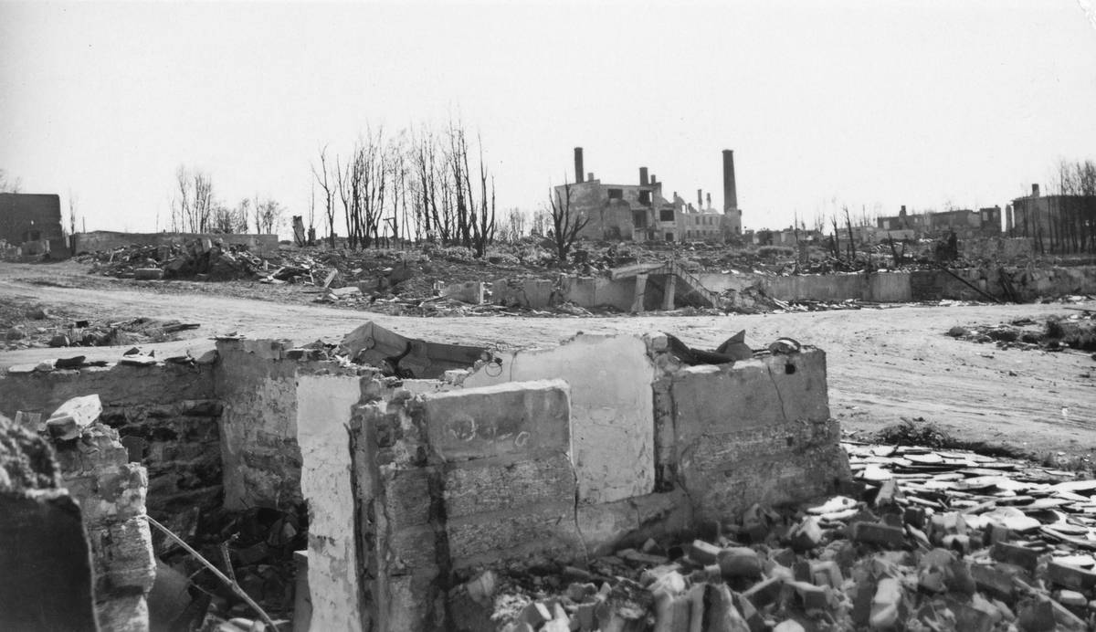Ruiner i Bodø, etter bombing i 1940.