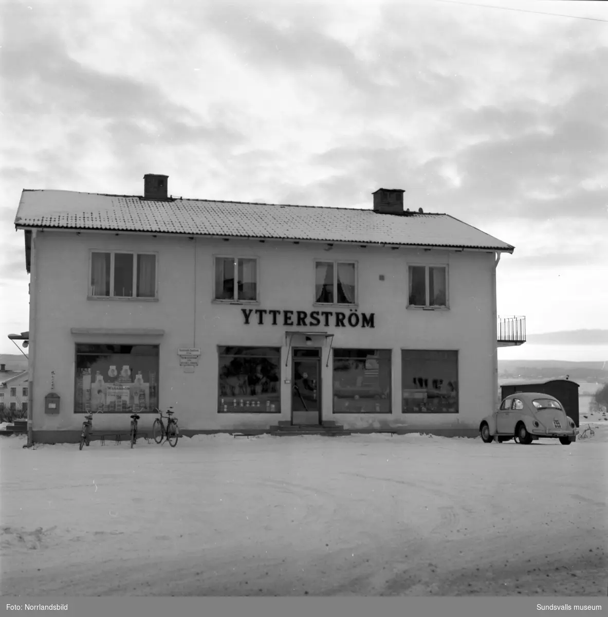 Ytterströms gamla affär i Stöde. Exteriör- och interiörbilder.