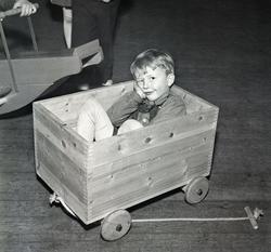 1. mai i Oslo 1948.Barneparkering i det gamle Arbeideramfund