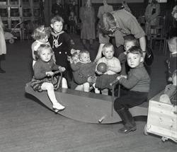 1. mai i Oslo 1948.Barneparkering i det gamle Arbeideramfund