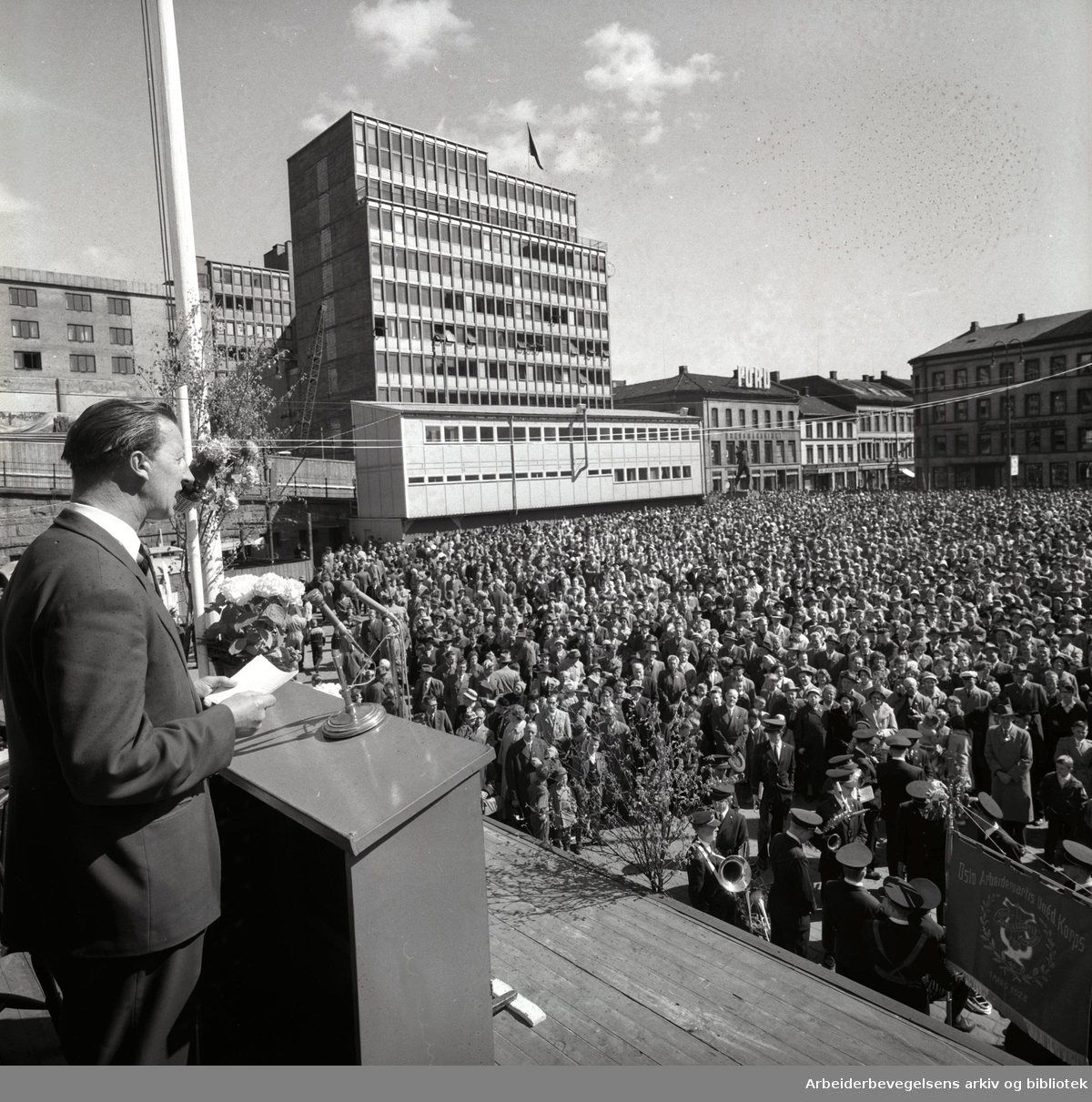 1. mai 1960, Tor Aspengren taler på Youngstorget.