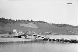 Bru over sundet mellom Ryvatnet og Liavatnet i Rektorli stat