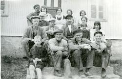 Første rekke fra venstre: Normann Hagen, Edgar Lundemo, Allh