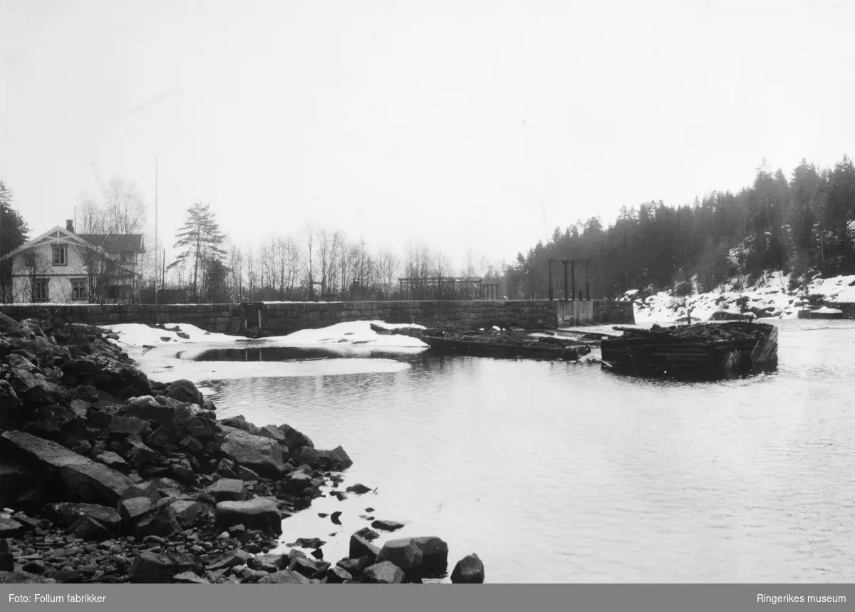 Heen tresliperi, Fløtningsdam med inntak for turbinvann
