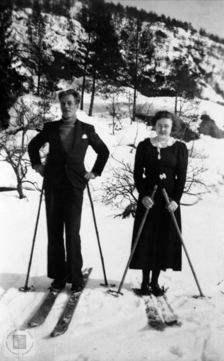 På ski..John og Jenny Lauvsland.