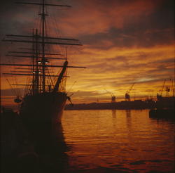 Eventyrstemning førjuls på havnen med "Christian Radick"