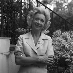 Wenche Foss. Portretter. 21/2-75.