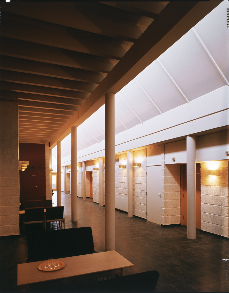 Interiørfoto av gang/oppholdsrom.