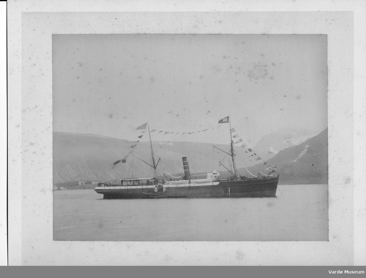 Norvège Fjord à identifier Vintage print, Philippon, Versailles. Tiragi albumi.
M/S Jupiter / JPDL