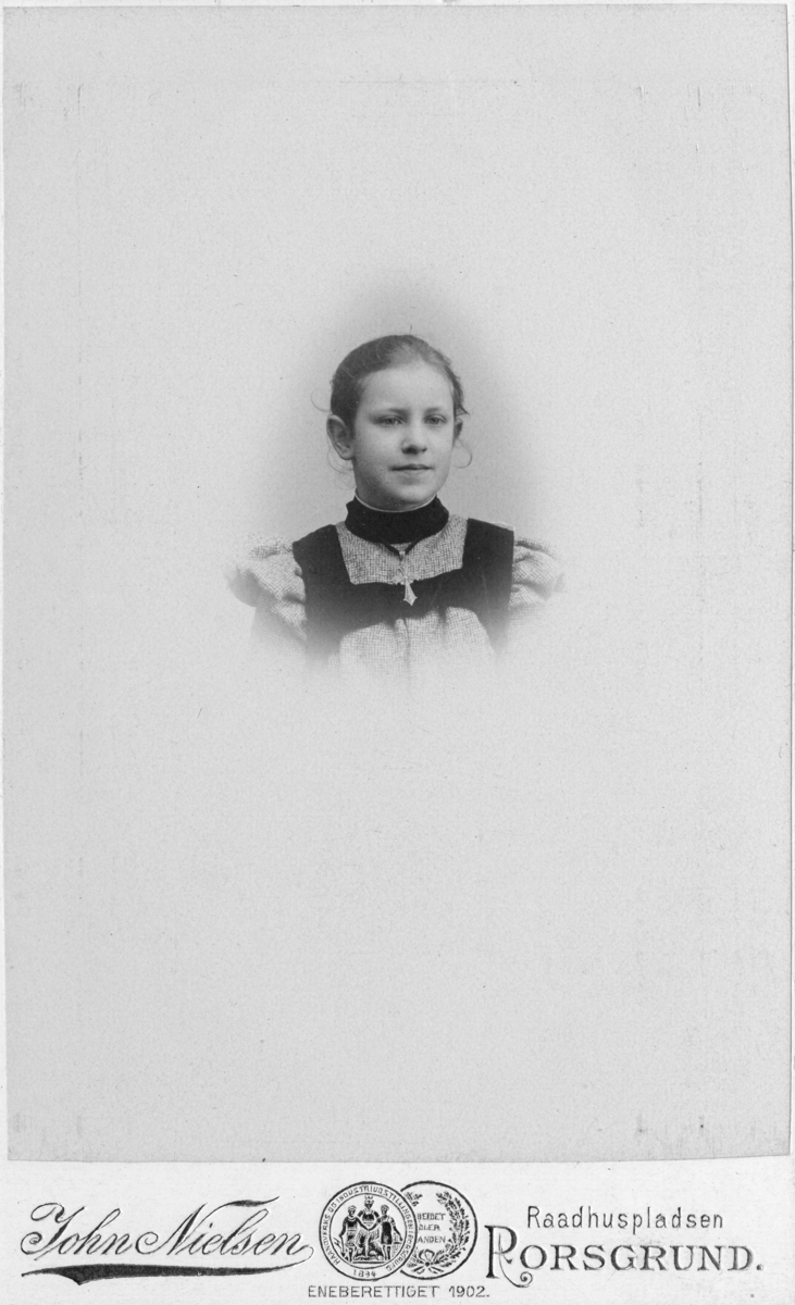 Fotosamling etter Cappelen. Portrett, ung kvinne.