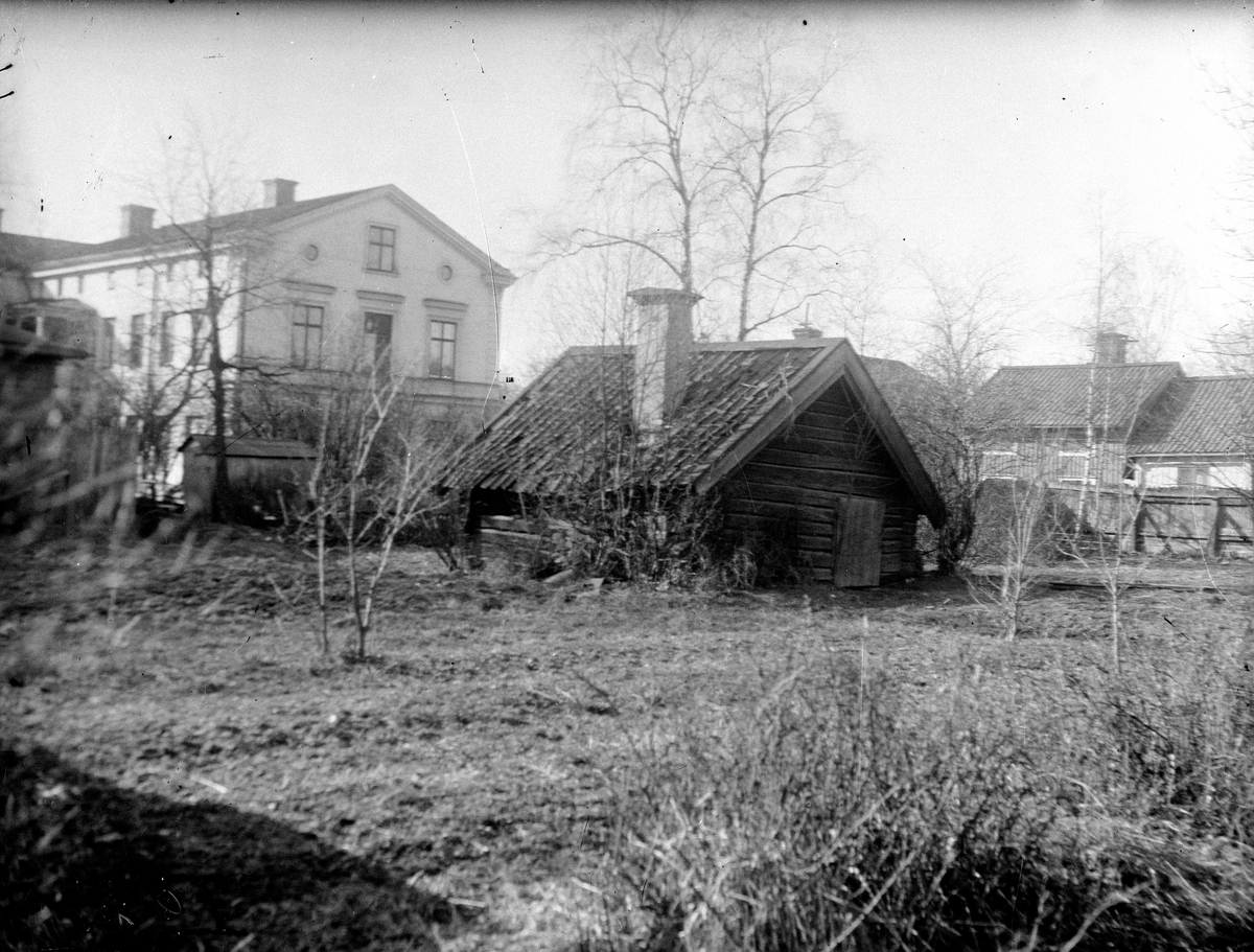 Gårdsinteriör från Bäcklinska gården 1950. Fotograf: KJ Österberg Fotokopia finns.