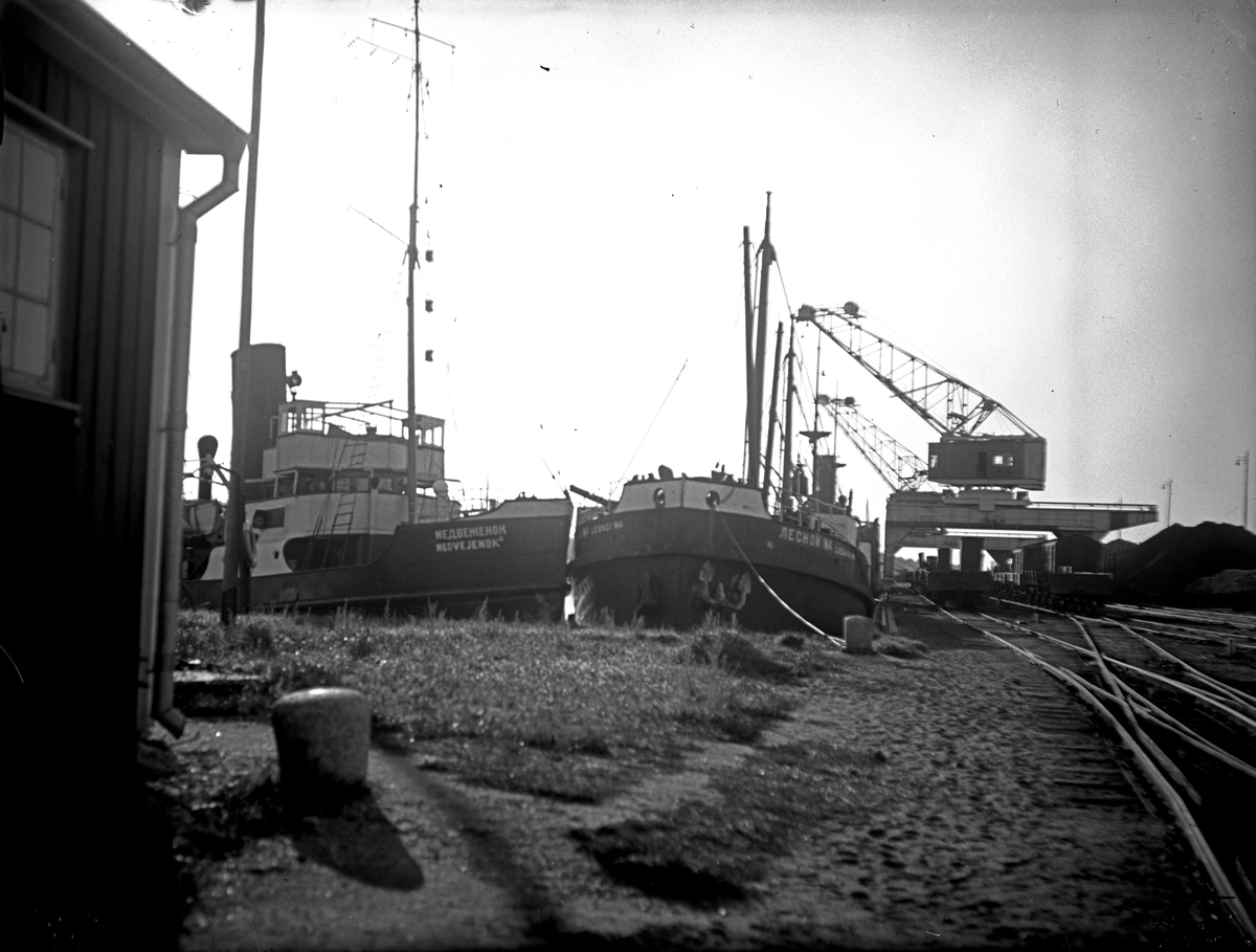 Ryska båtar i Köpings hamn. Fotograf: E. Sörman Fotokopia finns.