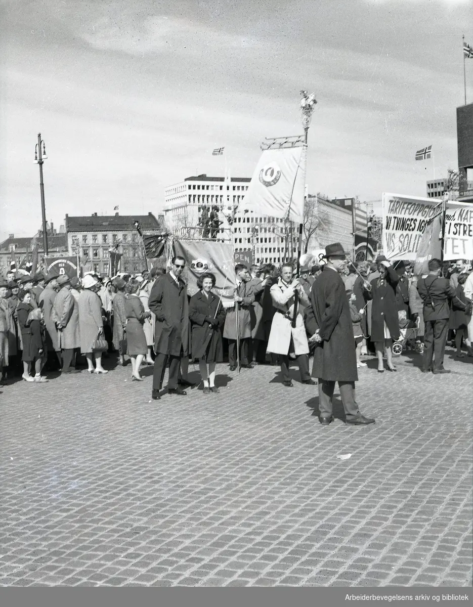1. mai 1962 i Oslo. Rådhusplassen..