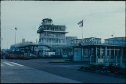 Fra flyplassen i Schipol Magnhild og Per Renbjør til verdens