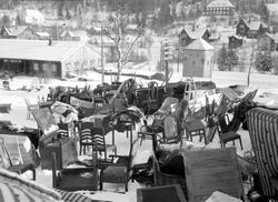 Orkla hotell i brann i 1924. Stoler og møblement som er redd