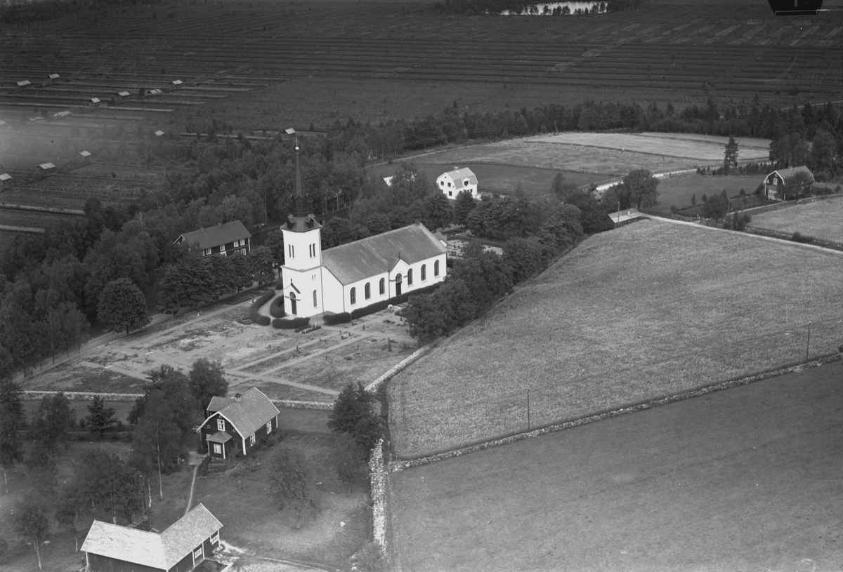 Flygfoto över Lannaskede -Myresjö kyrka i Eksjö kommun,  Jönköpings län  Nr C 1808
