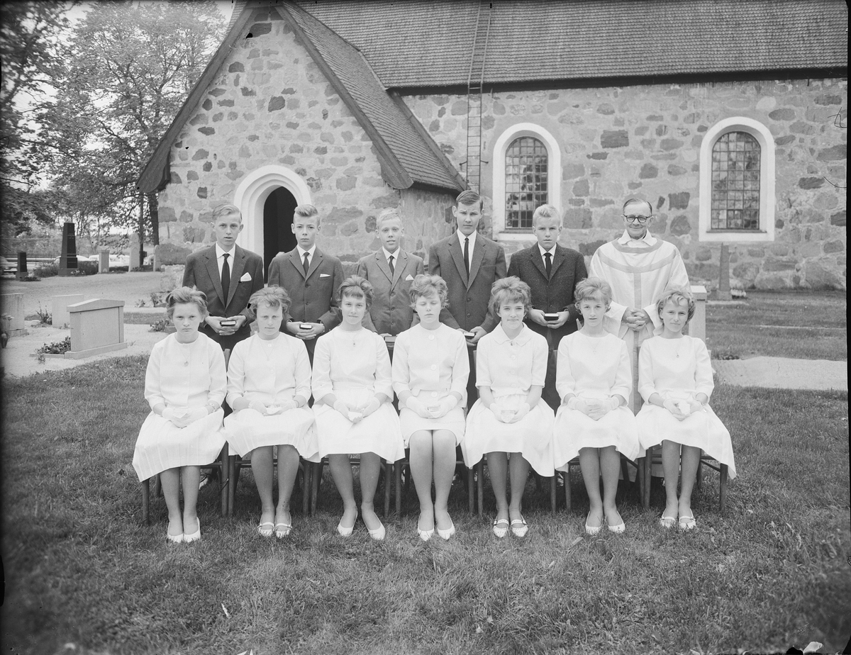Konfirmander, Hökhuvuds kyrka, Uppland 1961