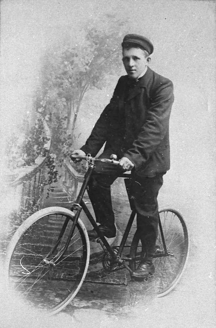 Mann på sykkel