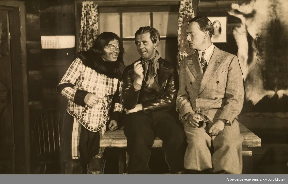 Sophus Dahl, Per Aabel og Thorleif Reiss i stykket "Skjørtefeber" på Carl Johan Teatret 1938.