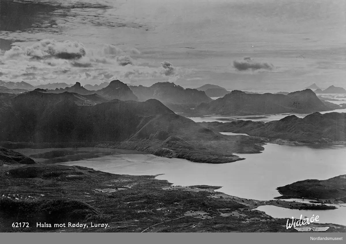 flyfoto av Halsa, Holandsfjorden bak, (2 bilder mrk. A og B ...