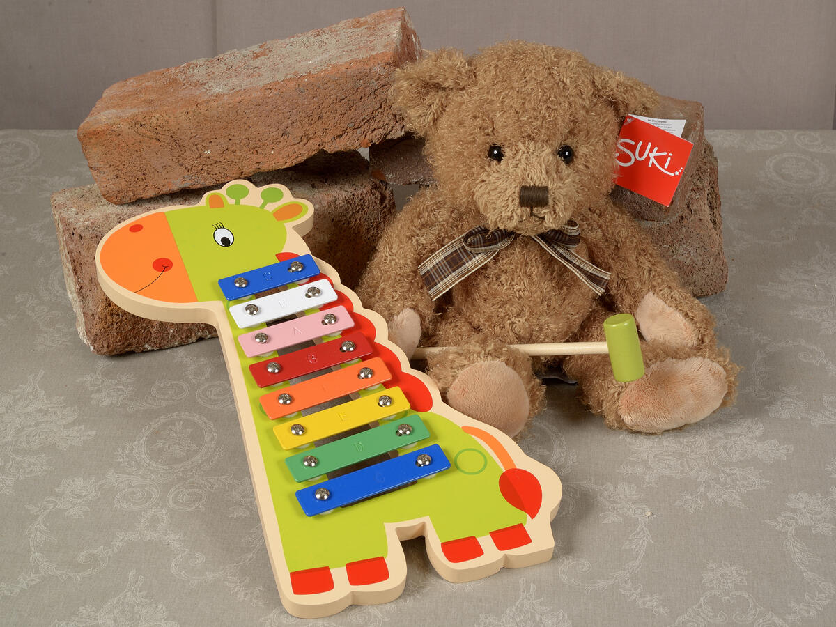 Klassisk teddybjørn kr. 299,- Xylofon kr. 335,- (Foto/Photo)