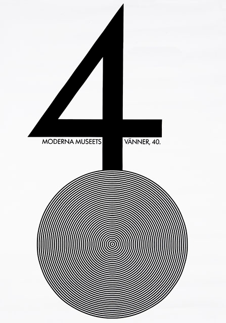 En teckning av siffran 4 stående på en rund cirkel som är smalrandig i vitt och svart mot en vit
bakgrund och texten Moderna Museets Vänner, 40 i svart.

-