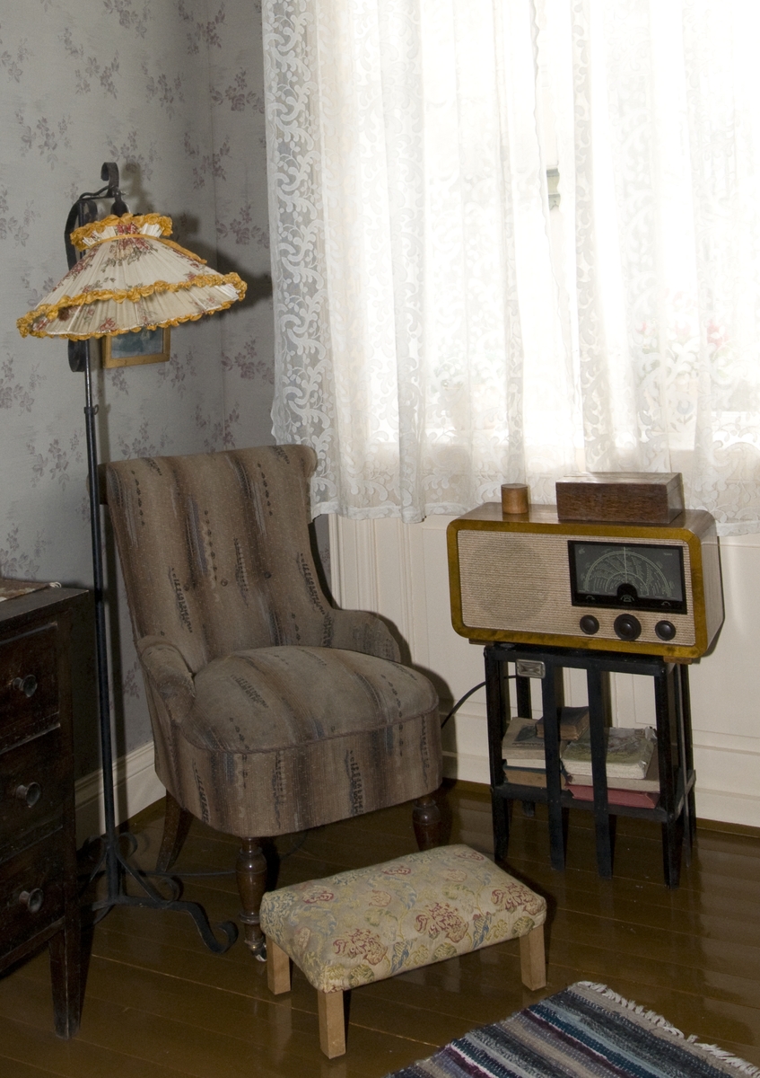 Interiør fra leiligheten "Gunda Eriksens hjem - 1950" i Wessels gate 15, på friluftsmuseet.