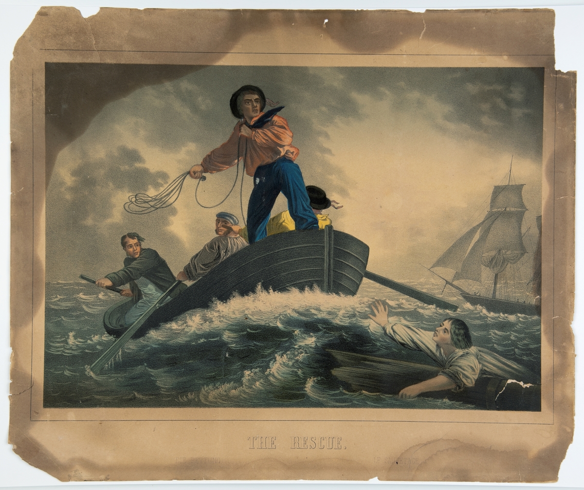 'The rescue'. Fire mann i liten båt redder mann i sjøen. Seilskute i bakgrunnen
