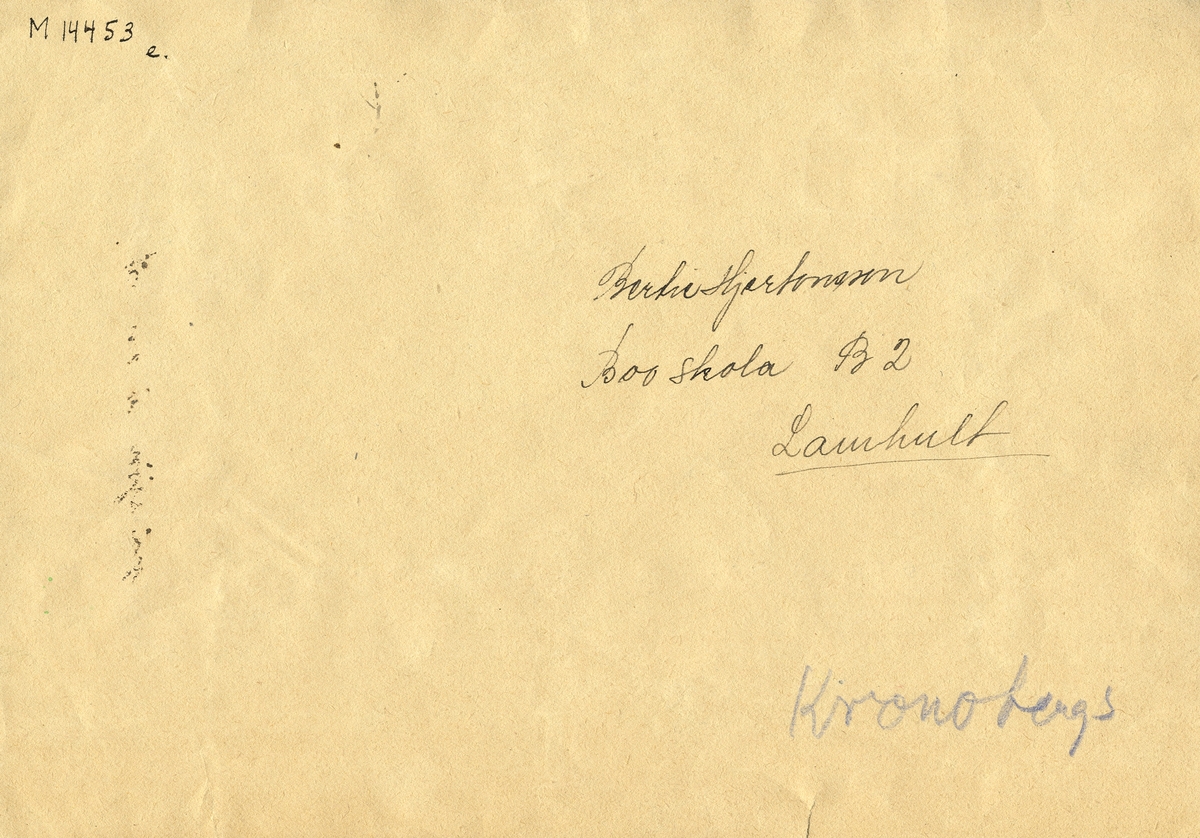 Barnteckning - akvarell.
"Plock".
När jag plockade potatis.

Else Karlsson, Boo skola, Lammhult, 13 år. 

Inskrivet i huvudbok 1947.