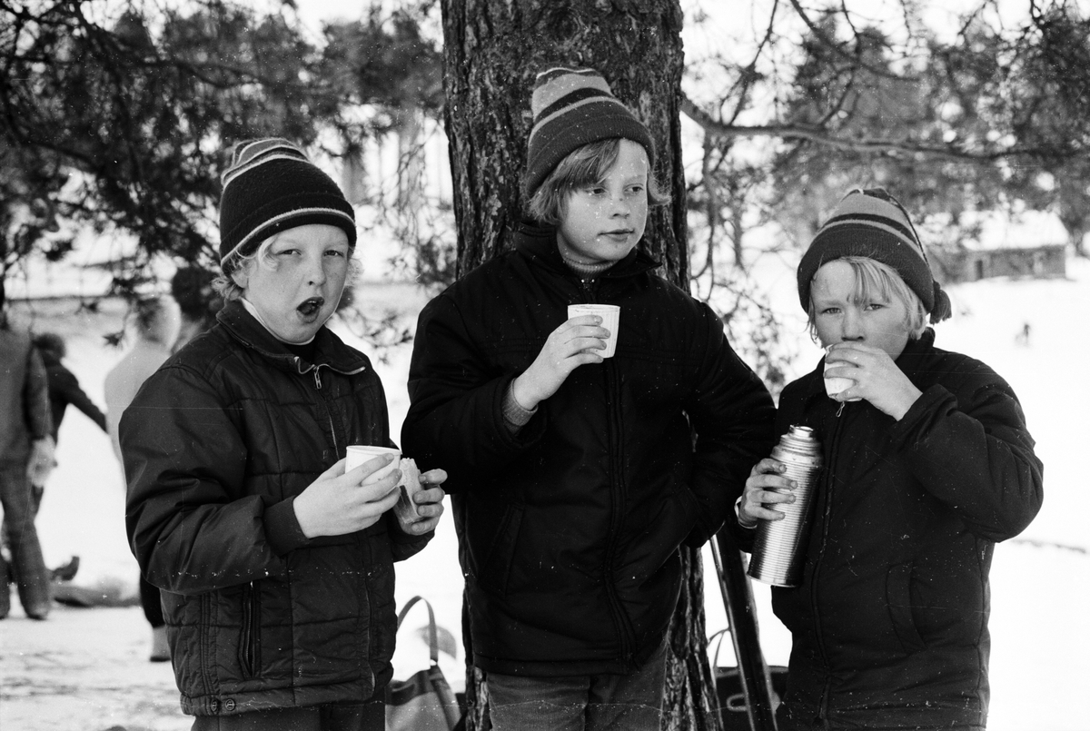 Sportlovsaktiviteter i Torslunda, Tierp, mars 1972
