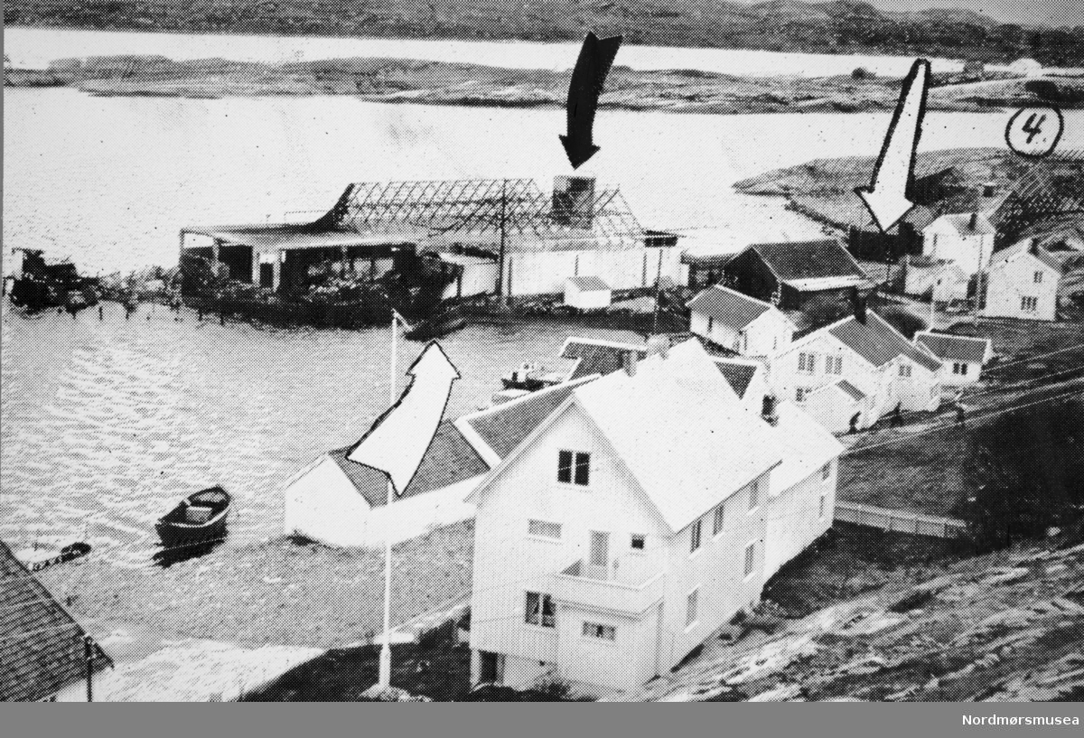 Brann. Honningsøya. 1961. Bildet er fra avisa Tidens Krav sitt arkiv i tidsrommet 1970-1994. Nå i Nordmøre museums fotosamling.