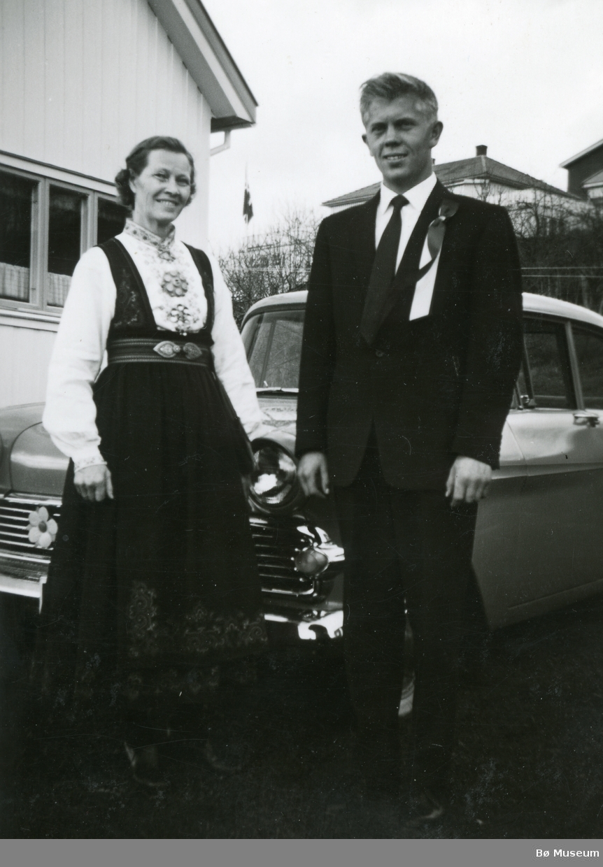 Kari G. Forberg og Gunnar H. Myhre 17. mai ca. 1964-65