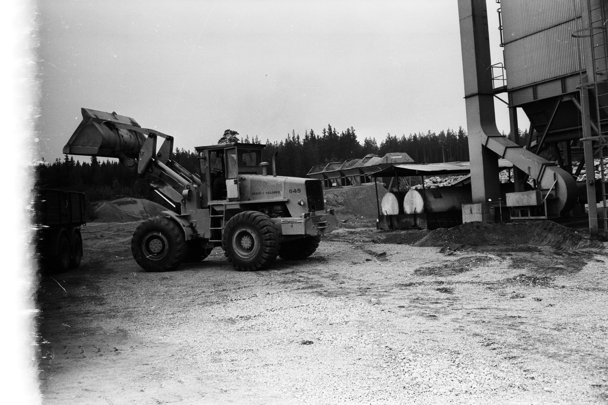 Oljeläcka vid Arvidsbo grustäkt, Uppland 1973